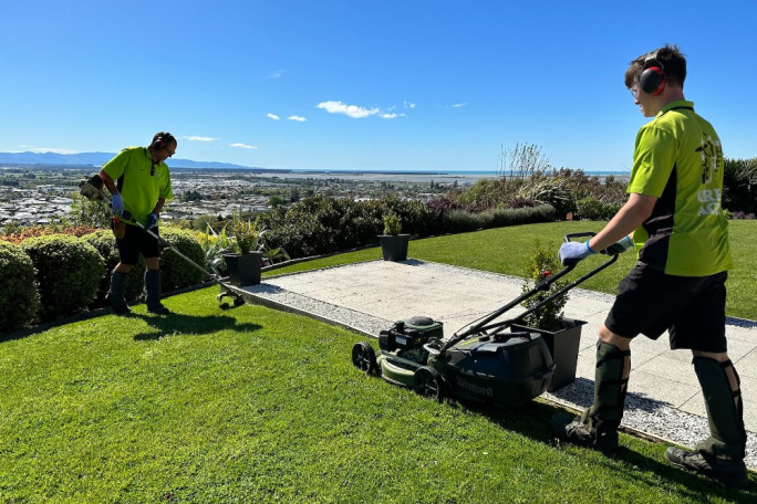 Lawn & Garden Franchise for Sale Auckland