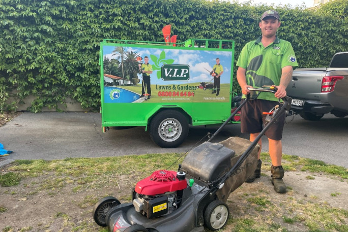 Lawnmowing & Gardening Franchise for Sale North Shore Auckland  Lawnmowing & Gardening Franchise for Sale North Shore Auckland