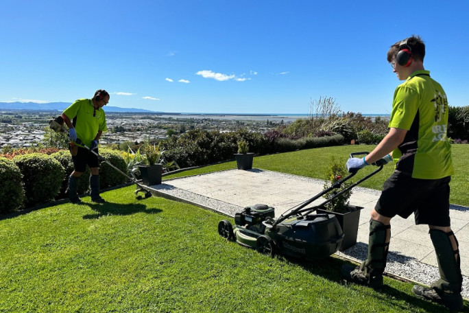 Lawn and Garden Services Franchise for Sale Invercargill Lawn and Garden Services Franchise for Sale Invercargill