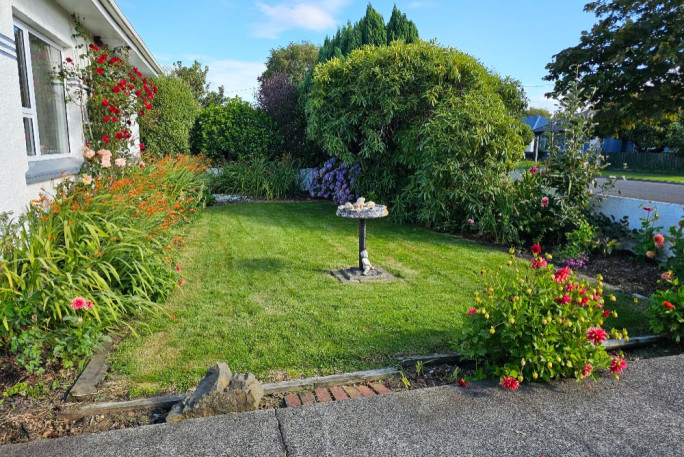 Lawn and Garden Services Franchise for Sale Invercargill Lawn and Garden Services Franchise for Sale Invercargill